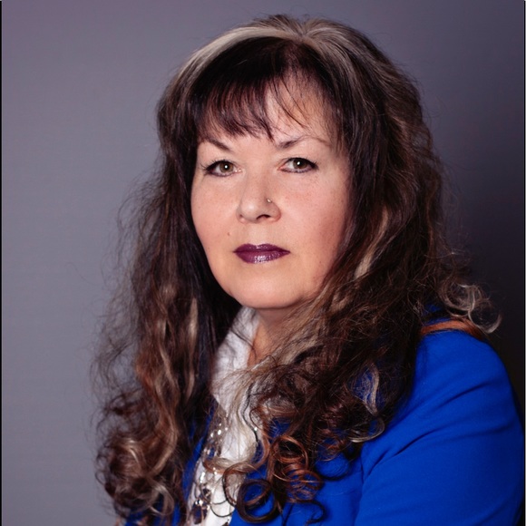 Meet the Posher Other - Meet your Posher, Trena